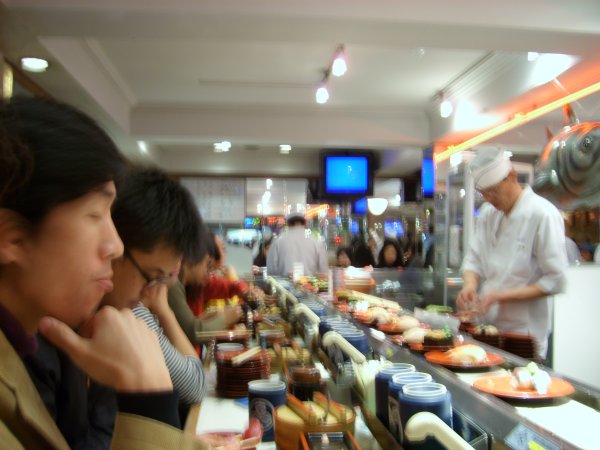 conveyor_belt_sushi_2.jpg