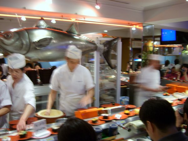 conveyor_belt_sushi_3.jpg